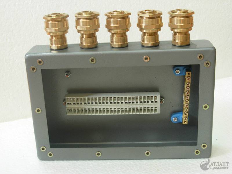 Коробка взрывозащищенная АКВ-01НС.280х180х62.Х3.48